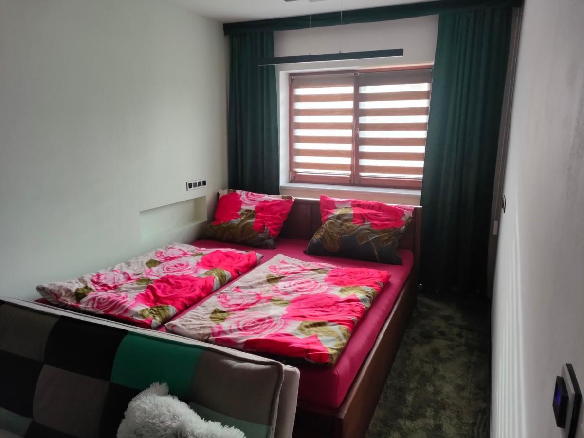 Apartman Uprostred Trojuhelniku Praha - Karlovy Vary - Plzen Kolesovice Extérieur photo